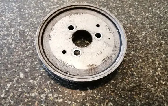 Audi A6 S6 C6 4F Power steering pump pulley 059145255A