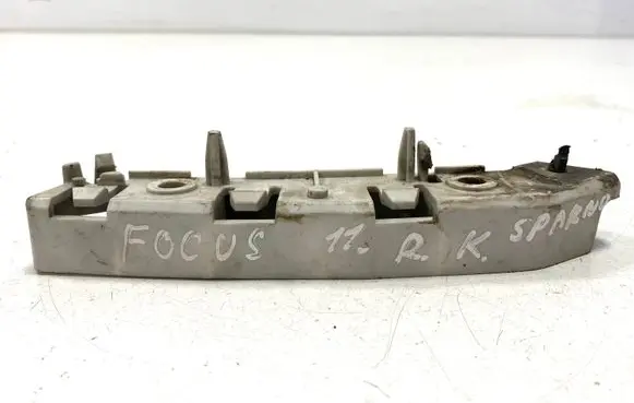 Ford Focus Front bumper mounting bracket BM5117D959
