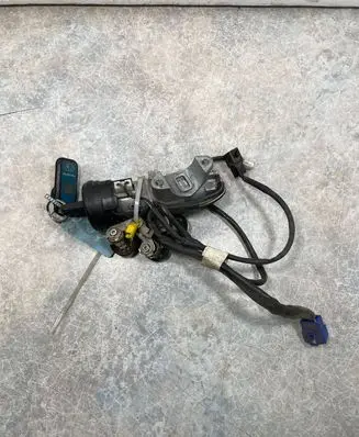 Subaru Legacy Ignition lock 88215AE000 9924 X1T25172