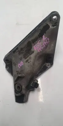 BMW 7 E65 E66 Engine mounting bracket 6770005