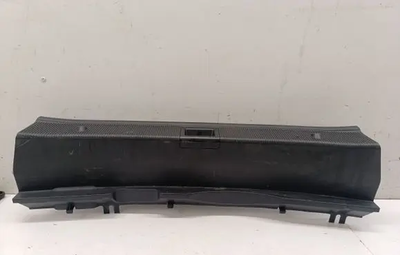 Trunk/boot sill cover protection