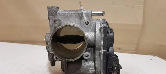 Mazda 6 Throttle valve R2AA136BQ 0071001726M18 K4238