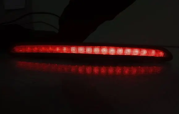 Third/center stoplight