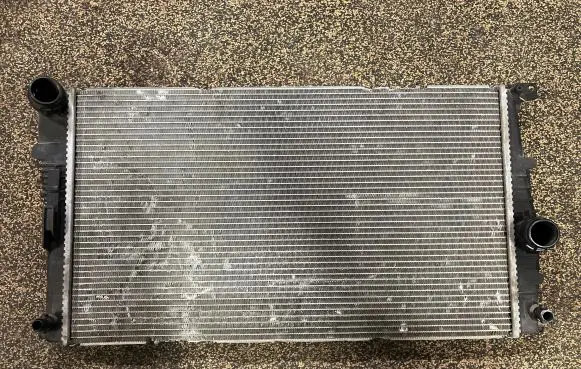 BMW 2 F22 F23 Coolant radiator 7618807 17117618807 17118672104