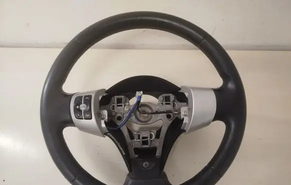 Toyota Yaris Steering wheel 305460899FKA