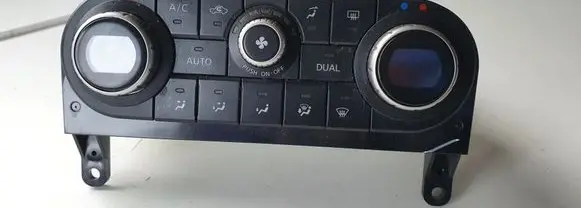 Nissan Qashqai+2 Climate control unit