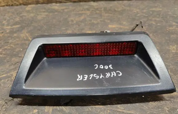 Chrysler 300 - 300C Third/center stoplight 04805845AB