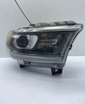 Dodge Durango Headlight/headlamp 68299130AD T31884B V1091701