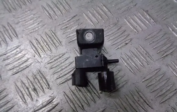 Toyota Corolla Verso E121 Turbo solenoid valve 90910-12238