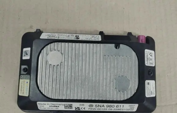 Volkswagen PASSAT B8 Wireless charging module 5NA980611