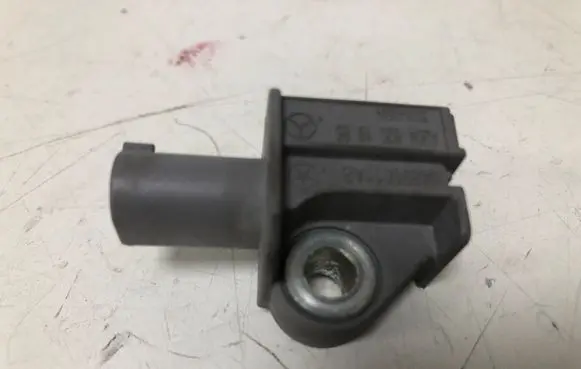 Mercedes-Benz C AMG W204 Airbag deployment crash/impact sensor A2048201985