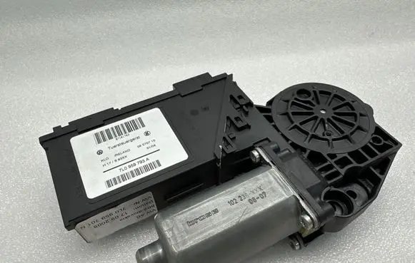 Volkswagen Touareg I Front door window regulator motor 7L0959701N 7L0959793A