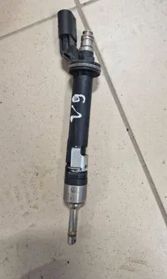 Audi Q7 4L Fuel injector 03H906