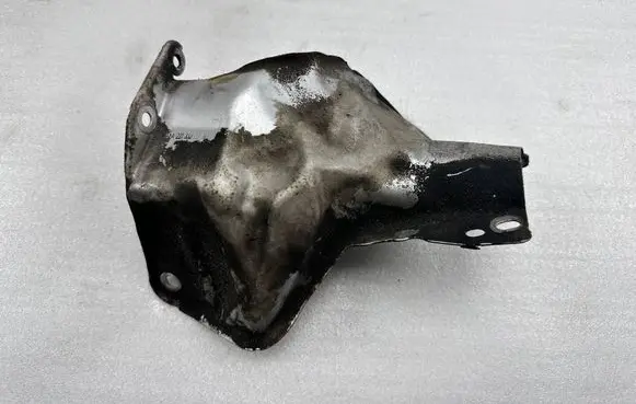 Mercedes-Benz S W222 Heat shield in engine bay A2213320388