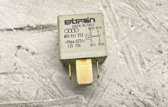 Audi A4 S4 B7 8E 8H Other relay 8E0951253