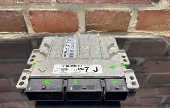 Nissan Qashqai Engine control unit/module 23710HV70C A2829004400 A2C1934380401