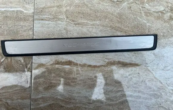 Volvo C40 Front sill trim cover 32132599