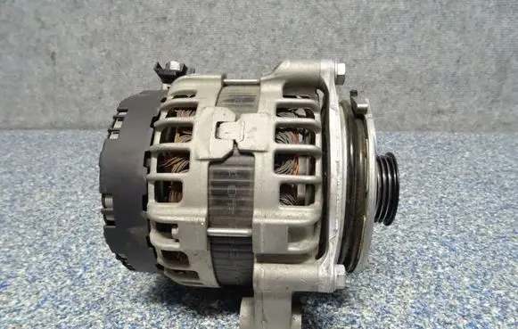 BMW 4 F36 Gran coupe Generator/alternator 8614276