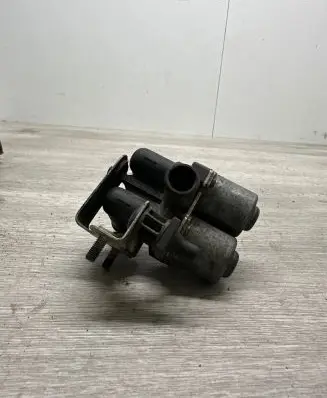 Mercedes-Benz E W210 Coolant heater control valve 1147412078