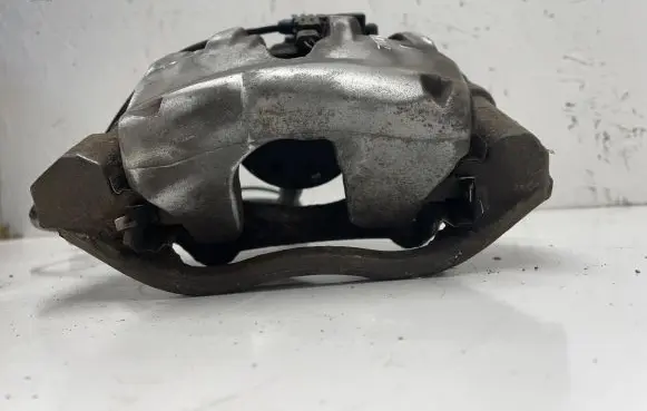 Mercedes-Benz E W211 Front brake caliper Z06028295LI 1861