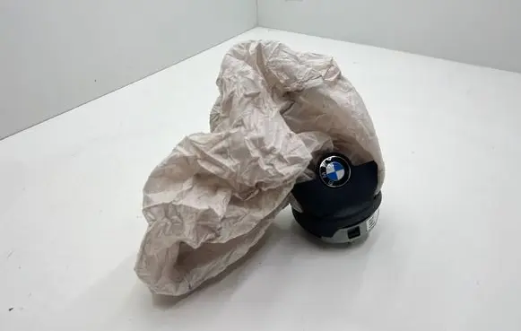 Steering wheel airbag