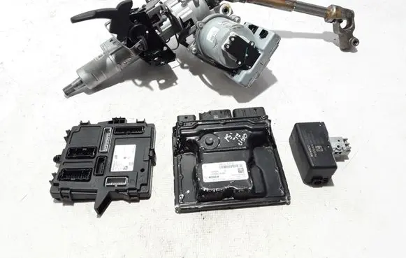 Renault Captur II Engine ECU kit and lock set 