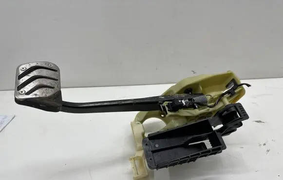 BMW 6 F12 F13 Brake pedal 6782666