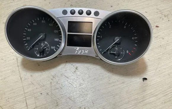 Mercedes-Benz R W251 Speedometer (instrument cluster) A2515409047 A2C53140444