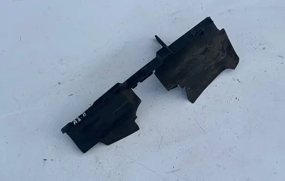 Audi A3 S3 8P Intercooler air guide/duct channel 8P0121283E