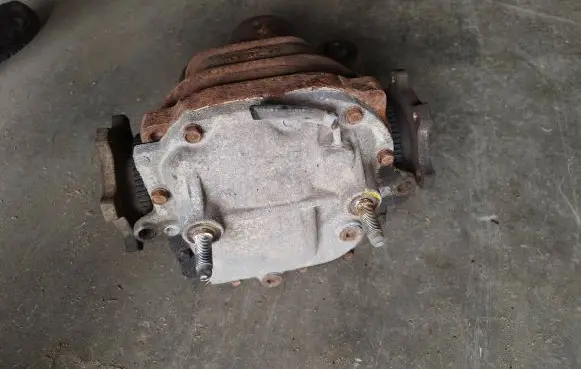 Nissan Pathfinder R51 Rear differential 33311eb300