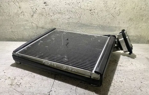 Toyota Auris 150 Air conditioning (A/C) radiator (interior) 07K11A4-092
