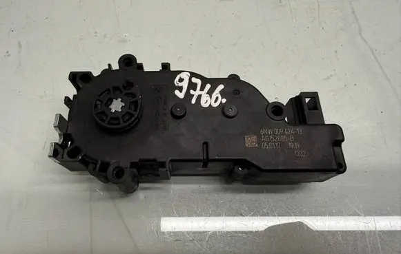 Tesla Model X Tailgate/trunk/boot lock/catch/latch 6NW009424 6NW00942413