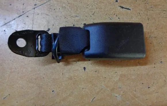 Toyota Aygo AB40 Rear seatbelt buckle