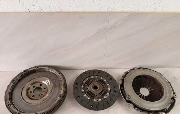 Volkswagen Jetta VI Clutch set kit 123059810 323082010