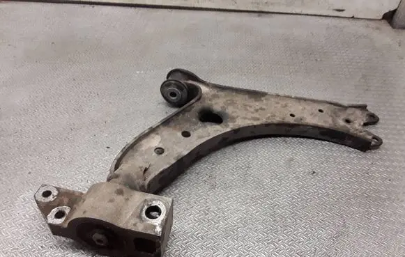 Volkswagen Golf V Front lower control arm/wishbone 