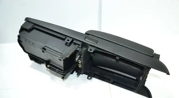 Mercedes-Benz C W204 Armrest A2046801339 2046801339