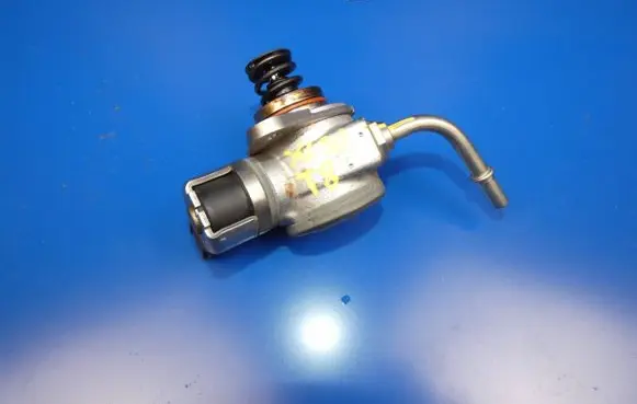 Volvo XC90 Fuel injection high pressure pump 31392104 31399103 132360090