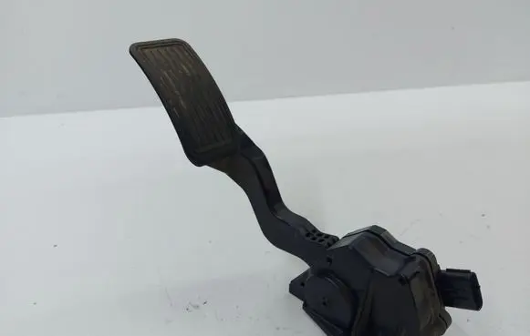 Mazda CX-7 Accelerator throttle pedal K42387360