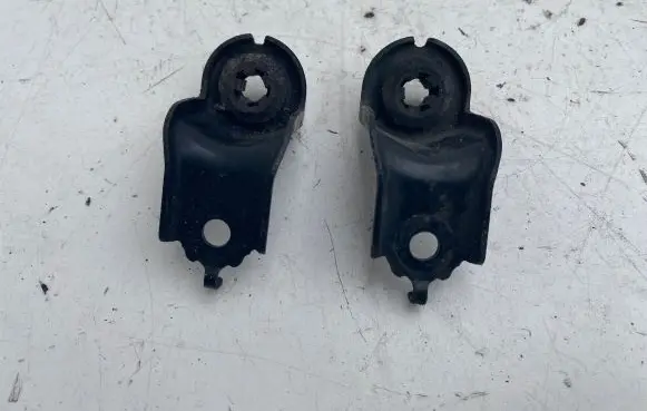 Toyota Avensis T250 Radiator mount bracket