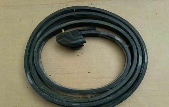 Volkswagen Golf I Rubber seal front coupe door 155837912E REF: 6