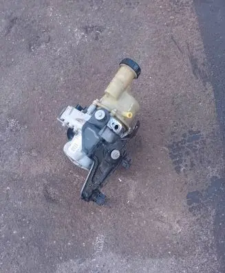 Dacia Duster Power steering pump V29008033R 116643D TNRM51043724