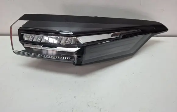 Peugeot 308 Rear/tail lights S27639828 9835299280