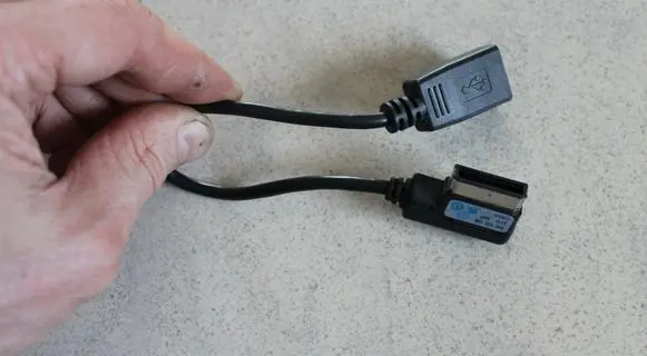 Volkswagen Golf VI USB socket connector 5N0035558 3310AMP
