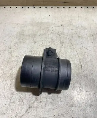 Volkswagen Golf V Mass air flow meter 074906461B