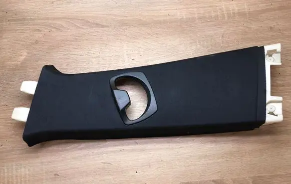 BMW 3 E90 E91 (B) pillar trim (top) 51437058335