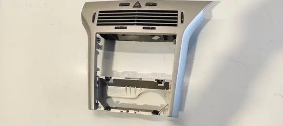 Radio/GPS head unit trim