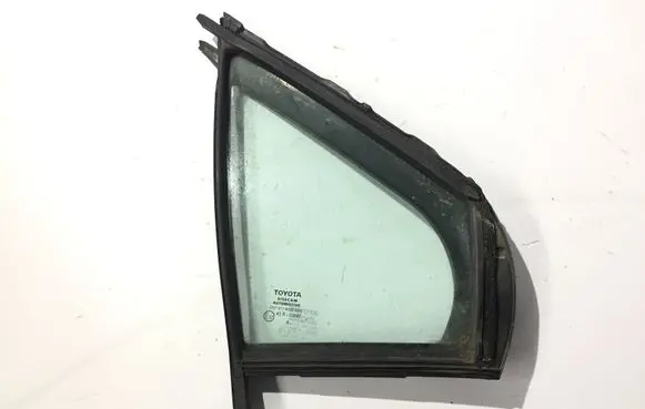 Toyota Yaris Front door vent window glass four-door 