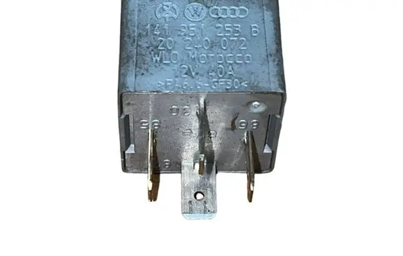 Volkswagen Touran I Other relay 141951253B 20240072