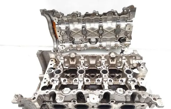 Mercedes-Benz GLA W156 X156 Engine head R270016 A2700100530