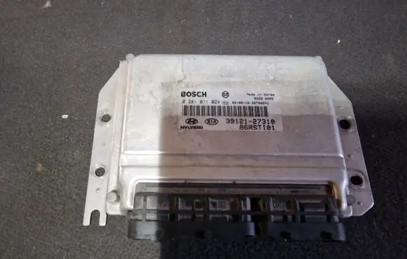 KIA Carens I Engine control unit/module 3912127310